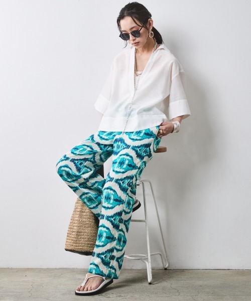 CHIC STYLE(シックスタイル)の「シアー素材ワイドスリーブシャツ<大きいサイズ有>シックスタイル(シャツ/ブラウス・レディース・オフホワイト/ネイビー・4L/5L/3L/LL/L/M)」の4枚目の写真