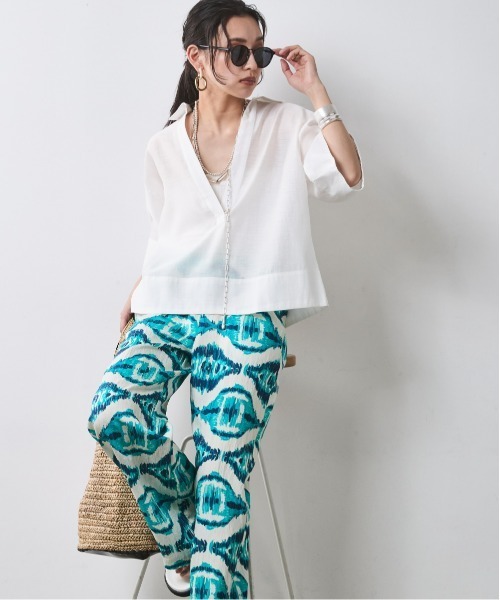 CHIC STYLE(シックスタイル)の「シアー素材ワイドスリーブシャツ<大きいサイズ有>シックスタイル(シャツ/ブラウス・レディース・オフホワイト/ネイビー・4L/5L/3L/LL/L/M)」の6枚目の写真