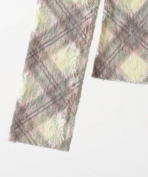 Ray BEAMS(レイビームス)の「taottao / Lace Off Shoulder Top(Tシャツ/カットソー・レディース・グレー・SMALL)」の4枚目の写真