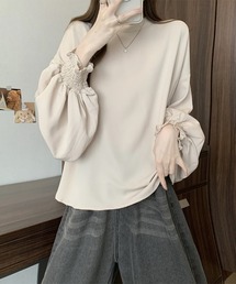 スモッキング袖バックボタンブラウス