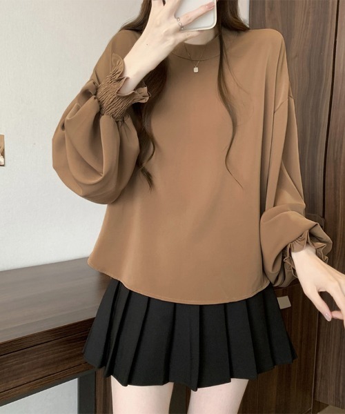 ONEP STAR(ワンピスター)の「スモッキング袖バックボタンブラウス(シャツ/ブラウス・レディース・ホワイト/ブラック/ベージュ/ブラウン・MEDIUM/LARGE/X-LARGE)」の16枚目の写真