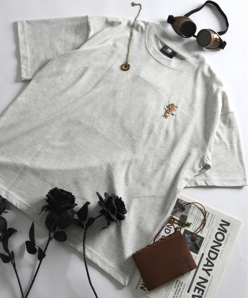 Tom＆Jerry（トムアンドジェリー）の「【neos】TOM&JERRY トTOM&JERRY トムとジェリー Tシャツ レディース メンズ 刺繍 ワッペン バックプリント ルーズシルエット 半袖 ビッグT サガラ刺繍 ユニセックス（Tシャツ/カットソー・レディース・サックスブルー/ホワイト/キナリ/スミクロ・MEDIUM/LARGE/X-LARGE）」の11枚目の写真