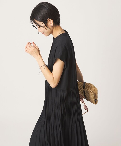 green label relaxing（グリーンレーベルリラクシング）の「【結論シリーズ】全方位映えプリーツワンピ［size SHORT/TALLあり］（ワンピース・レディース・ライトブルー/モカ/ブラック・TALL/SHORT/FREE）」の6枚目の写真