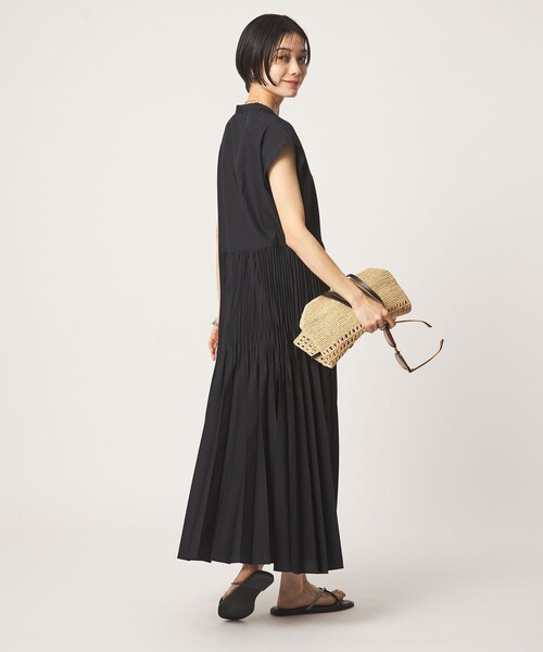 green label relaxing（グリーンレーベルリラクシング）の「【結論シリーズ】全方位映えプリーツワンピ［size SHORT/TALLあり］（ワンピース・レディース・ライトブルー/モカ/ブラック・TALL/SHORT/FREE）」の11枚目の写真