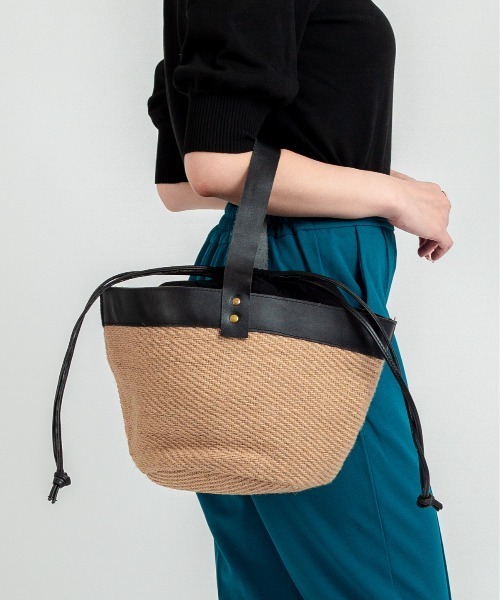 TARANGO(タランゴ)の「【TARANGO】麻ジュート×本革バッグ ワンショルダーバッグ 巾着バッグ(かごバッグ・レディース・ナチュラル・FREE)」の4枚目の写真