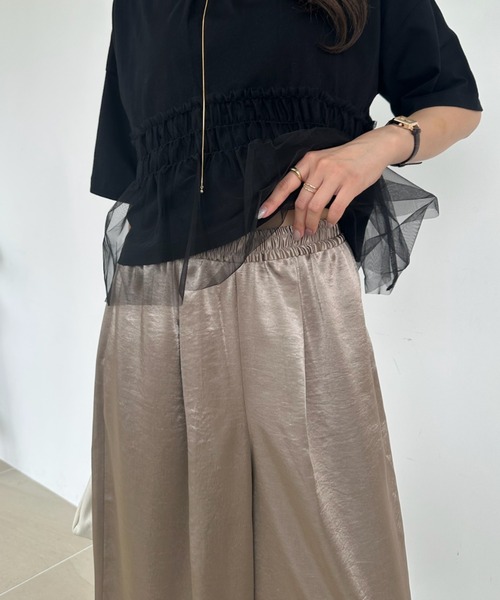 umune(ウムネ)の「サテンパンツ カーブパンツ ワイドパンツ ウエストゴム イージーパンツ 光沢感 ゆったり 体型カバー リラックス ストレート 秋 冬(その他パンツ・レディース・ベージュ/ブラウン/アイボリー・FREE)」の4枚目の写真