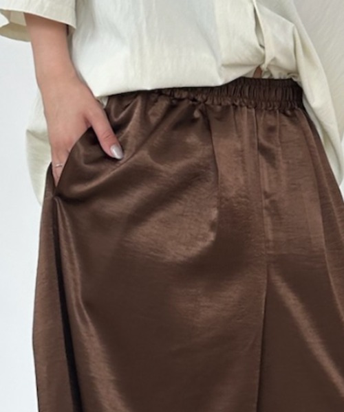 umune(ウムネ)の「サテンパンツ カーブパンツ ワイドパンツ ウエストゴム イージーパンツ 光沢感 ゆったり 体型カバー リラックス ストレート 秋 冬(その他パンツ・レディース・ベージュ/ブラウン/アイボリー・FREE)」の21枚目の写真