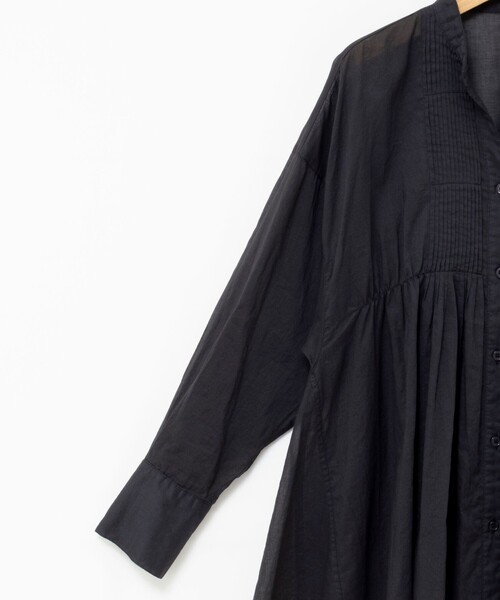 NOLLEY’S（ノーリーズ）の「【BECシリーズ】綿ボイルピンタックオーバーシャツ（シャツ/ブラウス・レディース・ブラック/ライトブルー/オフホワイト・38）」の11枚目の写真