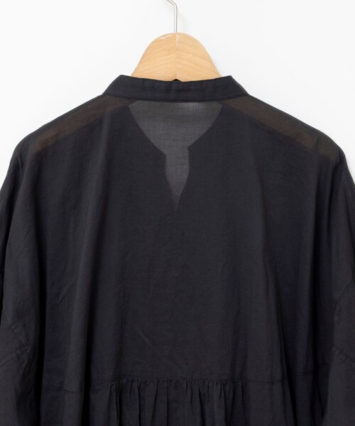 NOLLEY’S（ノーリーズ）の「【BECシリーズ】綿ボイルピンタックオーバーシャツ（シャツ/ブラウス・レディース・ブラック/ライトブルー/オフホワイト・38）」の14枚目の写真