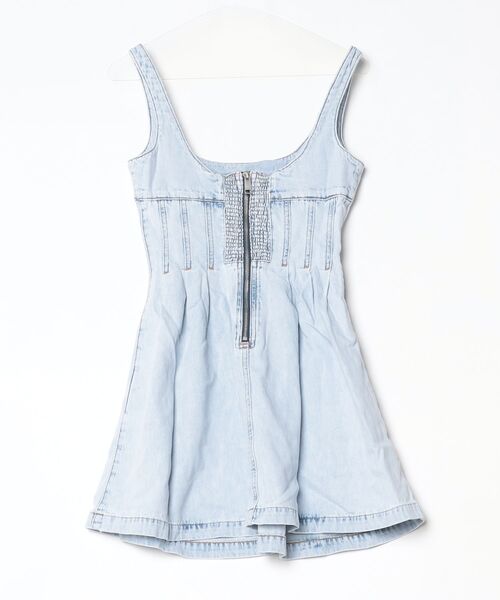 tommy jeans（トミー ジーンズ）の「PLEAT SEAM DENIM DRESS BJ6014（ワンピース・レディース・インディゴブルー・X-SMALL/SMALL/MEDIUM）」の2枚目の写真