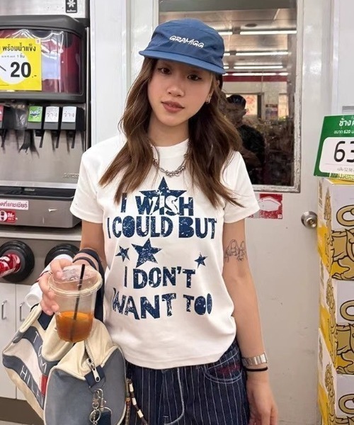 AVYL(アヴィル)の「ヴィンテージライク スターロゴコンパクトTシャツ(Tシャツ/カットソー・レディース・ホワイト/ブラック・M)」の1枚目の写真