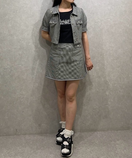 REDYAZEL(レディアゼル)の「ラインテープストライプジャケット×ミニスカートセットアップ(セットアップ・レディース・ブルー/ブラック/ダークブルー・FREE)」の13枚目の写真