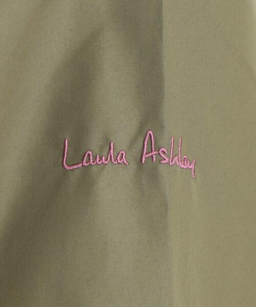 LAURA ASHLEY（ローラアシュレイ）の「【大人気!収納用トートバッグ付き】ペニーウェル グローヴ柄 ショート レインコート（その他アウター・レディース・カーキ系/ベージュ系その他3/ブルー系その他2・00）」の7枚目の写真