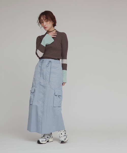 W:Huku(フーク)の「バイカラー 切り替え スリット リブ ニット トップス / Two-Tone Color-Blocked Slit Ribbed Knit Top(ニット/セーター・レディース・ブラウン/グレー/ブラック・FREE)」の7枚目の写真