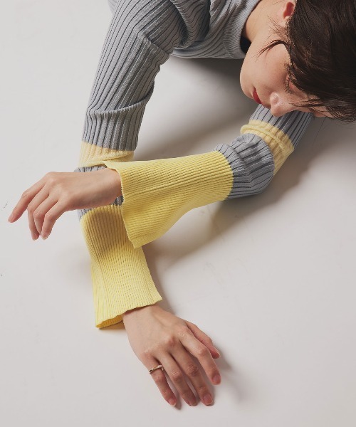 W:Huku(フーク)の「バイカラー 切り替え スリット リブ ニット トップス / Two-Tone Color-Blocked Slit Ribbed Knit Top(ニット/セーター・レディース・ブラウン/グレー/ブラック・FREE)」の12枚目の写真