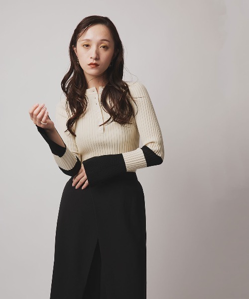 W:Huku(フーク)の「バイカラー 切り替え スリット リブ ニット トップス / Two-Tone Color-Blocked Slit Ribbed Knit Top(ニット/セーター・レディース・ブラウン/グレー/ブラック・FREE)」の16枚目の写真