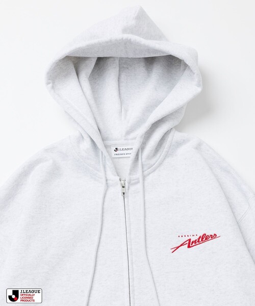 FREAK'S STORE(フリークスストア)の「J.LEAGUE × FREAK’S STORE 別注SUPPORTERS ZIP HOODIE【鹿島アントラーズ】(パーカー・メンズ・ライトグレー/チャコールグレー・SMALL)」の4枚目の写真