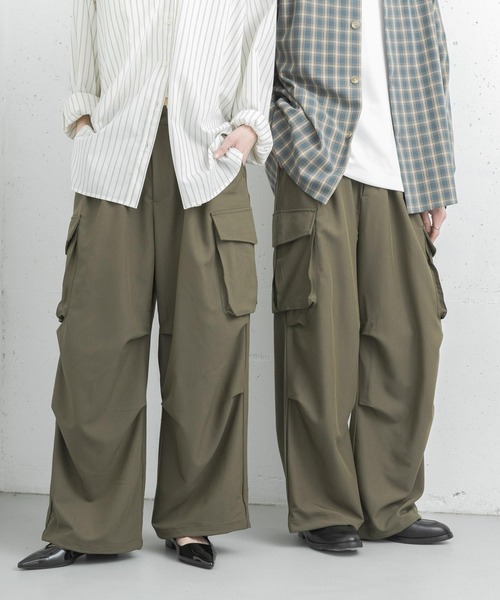 SENSE OF PLACE by URBAN RESEARCH（センスオブプレイスバイアーバンリサーチ）の「【ユニセックス】ワイドカーゴパンツ（その他パンツ・メンズ・ブラウン/チャコールグレー/ブラック/オリーブ・X-SMALL/SMALL/MEDIUM/LARGE）」の4枚目の写真