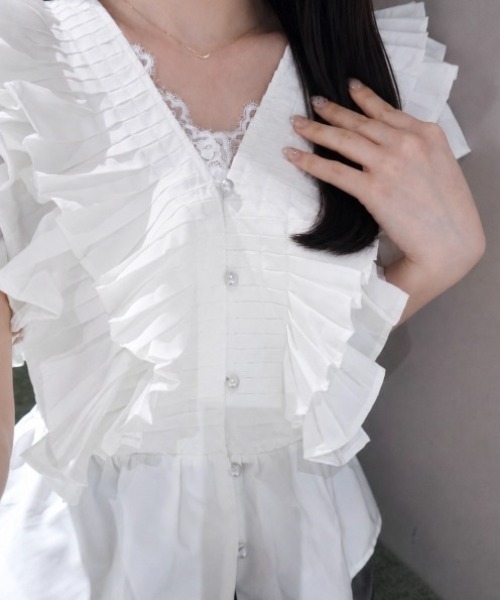 ALLuRing ChaRm（アリュリングチャーム）の「【ALLuRing ChaRm ×139621a】Pleated Ruffle Peplum Blouse / プリーツフリルペプラムブラウス（シャツ/ブラウス・レディース・ホワイト・FREE）」の5枚目の写真