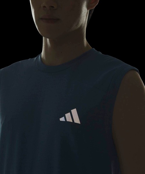 adidas(アディダス)の「テック エッセンシャルズ クール タッチ レギュラーフィット ステルス スリーバー ノースリーブ Tシャツ / アディダス adidas(タンクトップ・メンズ・ブルー・XX-LARGE/LARGE/MEDIUM/SMALL/X-LARGE/X-SMALL)」の3枚目の写真