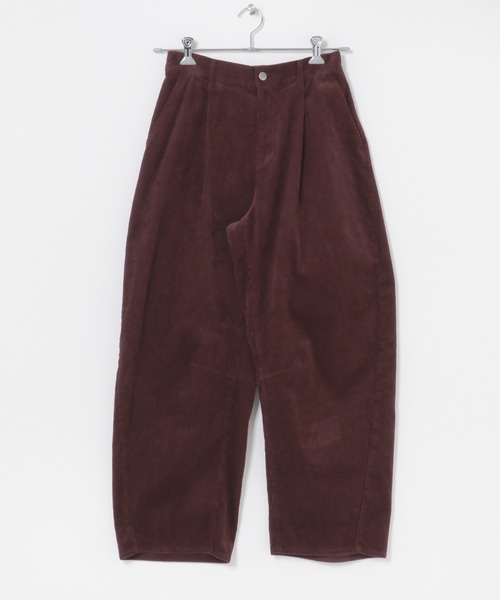 ITEMS URBANRESEARCH(アイテムズ アーバンリサーチ)の「コーデュロイバレルパンツ(その他パンツ・レディース・チャコールグレー/ホワイト系その他/レッド系その他・FREE)」の21枚目の写真
