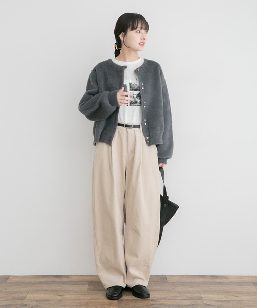 ITEMS URBANRESEARCH(アイテムズ アーバンリサーチ)の「コーデュロイバレルパンツ(その他パンツ・レディース・チャコールグレー/ホワイト系その他/レッド系その他・FREE)」の7枚目の写真