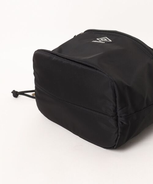 UMBRO(アンブロ)の「umbro/アンブロ 6W13 ショルダーバッグ 20311(ショルダーバッグ・レディース・ブラック/グレー・FREE)」の4枚目の写真