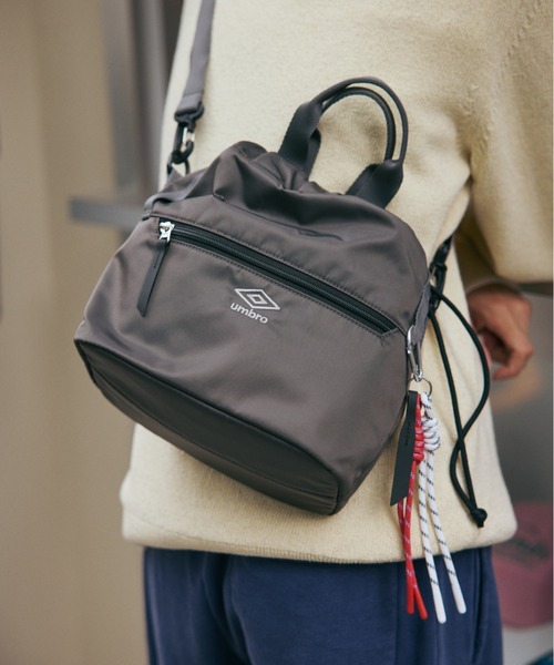 UMBRO(アンブロ)の「umbro/アンブロ 6W13 ショルダーバッグ 20311(ショルダーバッグ・レディース・ブラック/グレー・FREE)」の2枚目の写真