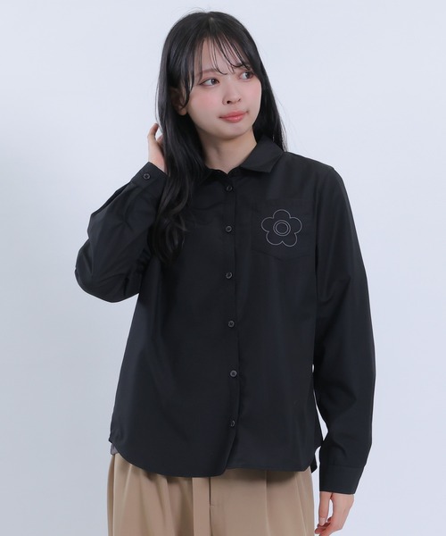 MARY QUANT(マリークワント)の「デイジーパッチポケット ブラウス(シャツ/ブラウス・レディース・ベージュ/ブルー/ホワイト/ブラック・M)」の2枚目の写真