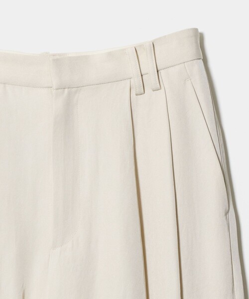 BEAUTY&YOUTH UNITED ARROWS（ビューティーアンドユースユナイテッドアローズ）の「アセテート 2タック ワイドストレートパンツ ウォッシャブル/オフホワイト（その他パンツ・レディース・オフホワイト・XS/S/M）」の3枚目の写真