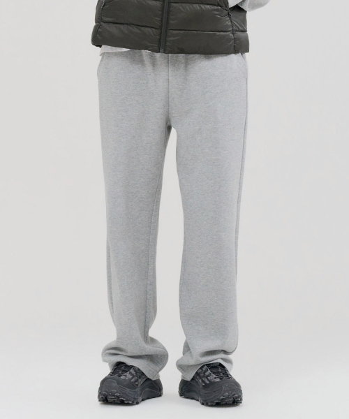 CHASECULT(チェイスカルト)の「ユニセックス ESSENTIALS ストレートfitパンツ-FERU7212B0B(スウェットパンツ・レディース・ライトグレー・67/70/76/82/86/92)」の1枚目の写真