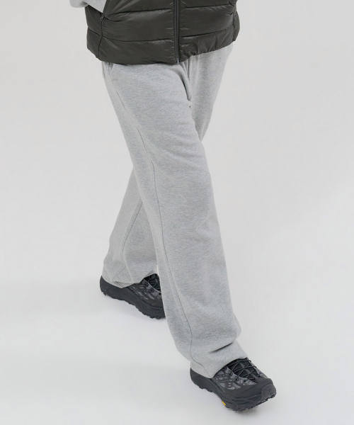 CHASECULT(チェイスカルト)の「ユニセックス ESSENTIALS ストレートfitパンツ-FERU7212B0B(スウェットパンツ・レディース・ライトグレー・67/70/76/82/86/92)」の3枚目の写真