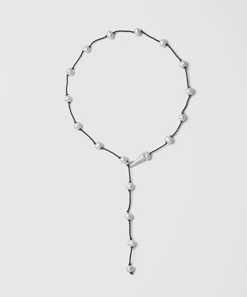 JOURNAL STANDARD（ジャーナルスタンダード）の「【TEINTE/タント】CALLA WHITE PEARL CORD NECKLACE（ネックレス・レディース・ブラック・FREE）」の5枚目の写真