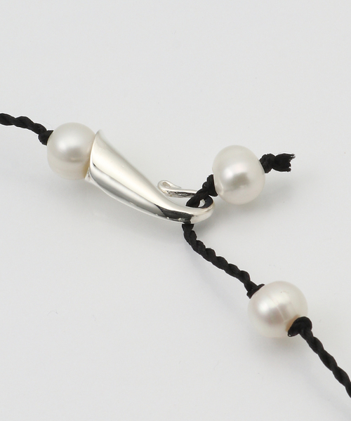 JOURNAL STANDARD（ジャーナルスタンダード）の「【TEINTE/タント】CALLA WHITE PEARL CORD NECKLACE（ネックレス・レディース・ブラック・FREE）」の8枚目の写真