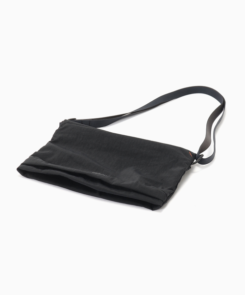 417 EDIFICE(フォーワンセブンエディフィス)の「BELLROY Lite Sacoche(ショルダーバッグ・メンズ・チャコールグレー/ブラック・FREE)」の9枚目の写真