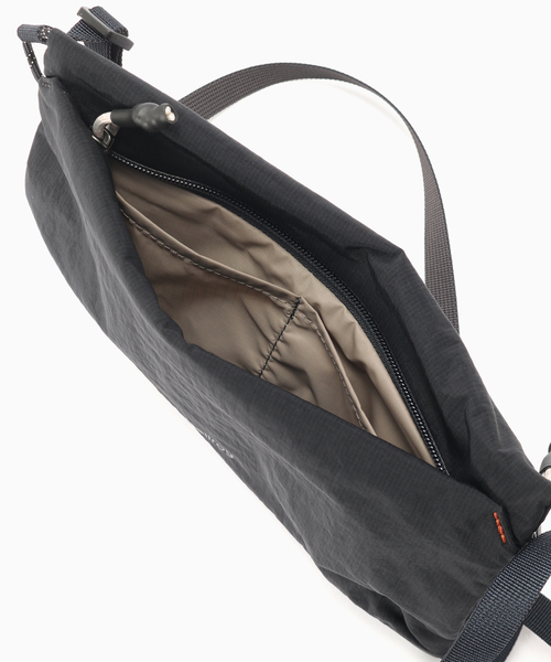 417 EDIFICE(フォーワンセブンエディフィス)の「BELLROY Lite Sacoche(ショルダーバッグ・メンズ・チャコールグレー/ブラック・FREE)」の10枚目の写真