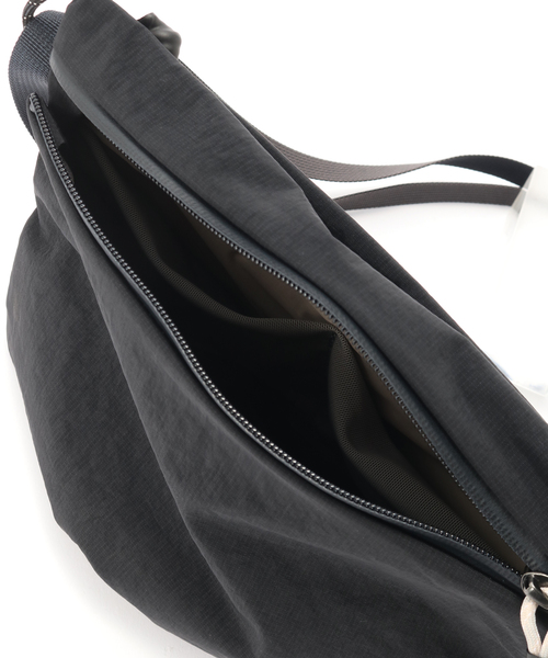 417 EDIFICE(フォーワンセブンエディフィス)の「BELLROY Lite Sacoche(ショルダーバッグ・メンズ・チャコールグレー/ブラック・FREE)」の12枚目の写真