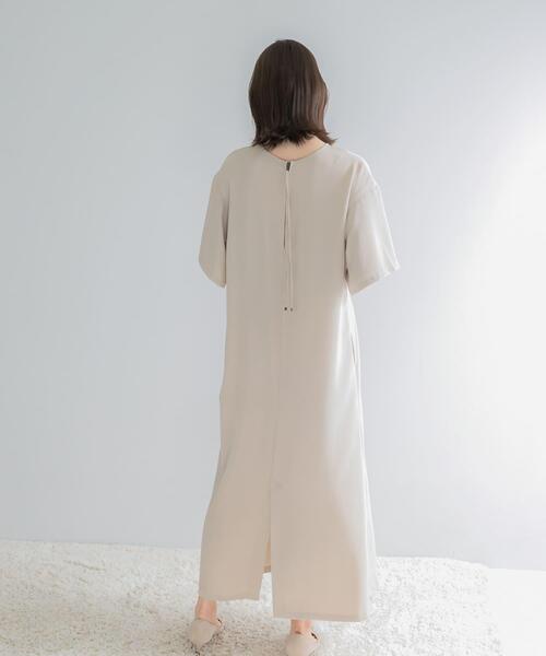 URBAN RESEARCH ROSSO WOMEN(アーバンリサーチ ロッソ)の「ツイルサテンバックファスナーワンピース(ワンピース・レディース・ネイビー/ミント・FREE)」の14枚目の写真