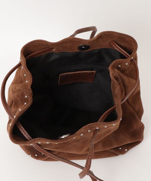 ROSE BUD(ローズバッド)の「MILLELA FIRENZE/STUDS DRAWSTRING BAG(ショルダーバッグ・レディース・ブラウン/ブラック・ONE SIZE)」の13枚目の写真