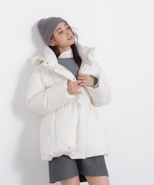 NATURAL BEAUTY BASIC(ナチュラルビューティーベーシック)の「フーデットミドルダウン(ダウンジャケット/コート・レディース・ブラック/ブラウン/オフホワイト・MEDIUM/SMALL)」の4枚目の写真