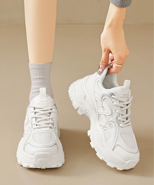 Miniministore(ミニミニストア)の「厚底メッシュスニーカー 美脚 韓国風靴黒(スニーカー・レディース・シルバー/ホワイト/ブラック・24.0cm/23.5cm/23.0cm/22.5cm/25cm/24.5cm)」の1枚目の写真