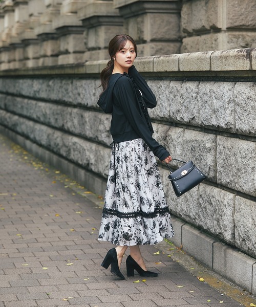 tocco closet(トッコ クローゼット)の「UVカット&撥水加工♪フロントフリルパーカー(パーカー・レディース・ネイビー/ブラック・M)」の9枚目の写真