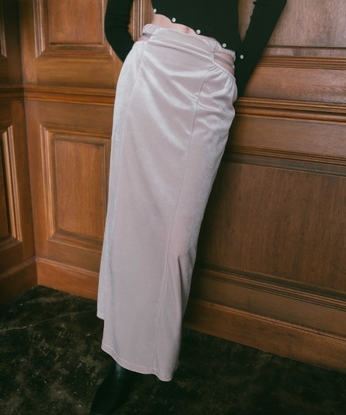 ILANIS(イラニス)の「Stretch Velvet Cut Out Skirt(スカート・レディース・グレー/ブラック/ライトベージュ・S/M)」の3枚目の写真
