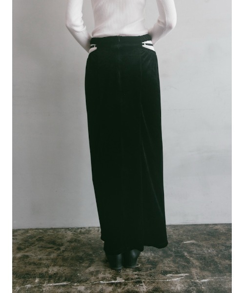 ILANIS(イラニス)の「Stretch Velvet Cut Out Skirt(スカート・レディース・グレー/ブラック/ライトベージュ・S/M)」の7枚目の写真