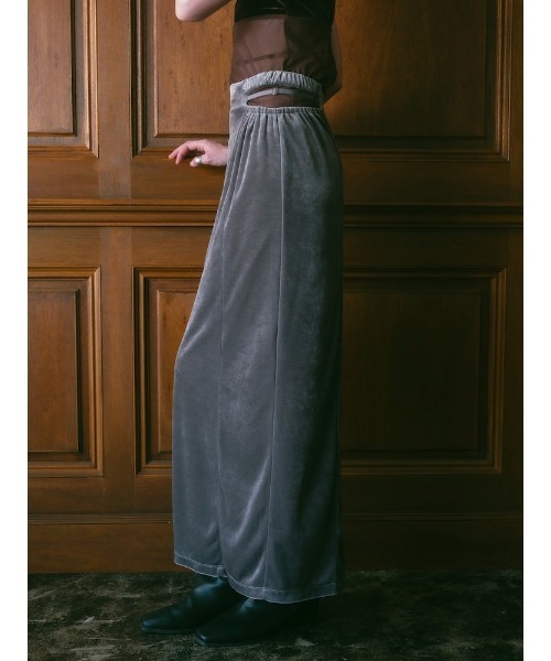 ILANIS(イラニス)の「Stretch Velvet Cut Out Skirt(スカート・レディース・グレー/ブラック/ライトベージュ・S/M)」の16枚目の写真
