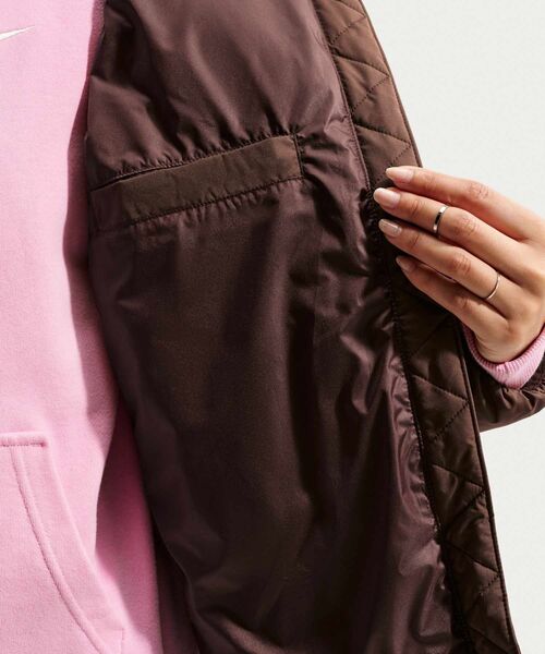 NIKE（ナイキ）の「ナイキ スポーツウェア ウィンドパファー ウィメンズ Storm-FIT フーデッド ダウン ジャケット / Nike Sportswear Windpuffer Women's Storm-FIT Hooded Down Jacket IF5906-259 Cacao Wow（ダウンジャケット/コート・レディース・ブラウン系その他2・XL/S/M/L）」の6枚目の写真