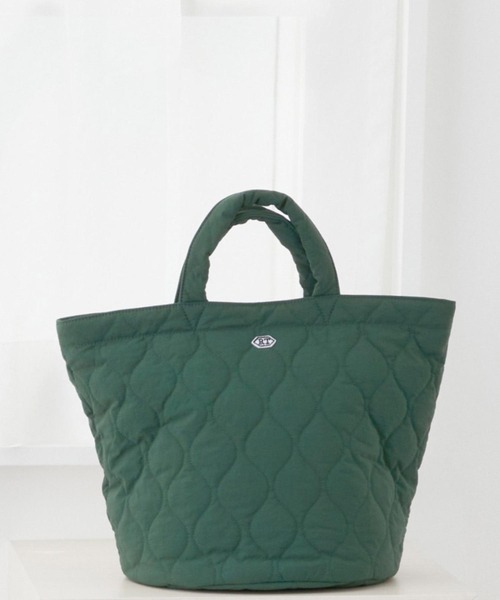 ROOTOTE(ルートート)の「ルートート / トートバッグ 丸底 キルティング ナイロン 軽量 自立 SN.デリ.ミリタリーキルト-B(トートバッグ・レディース・ネイビー/グレー/サックスブルー/イエロー/グリーン・FREE)」の3枚目の写真
