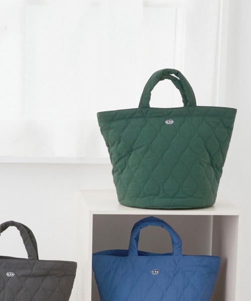 ROOTOTE(ルートート)の「ルートート / トートバッグ 丸底 キルティング ナイロン 軽量 自立 SN.デリ.ミリタリーキルト-B(トートバッグ・レディース・ネイビー/グレー/サックスブルー/イエロー/グリーン・FREE)」の9枚目の写真