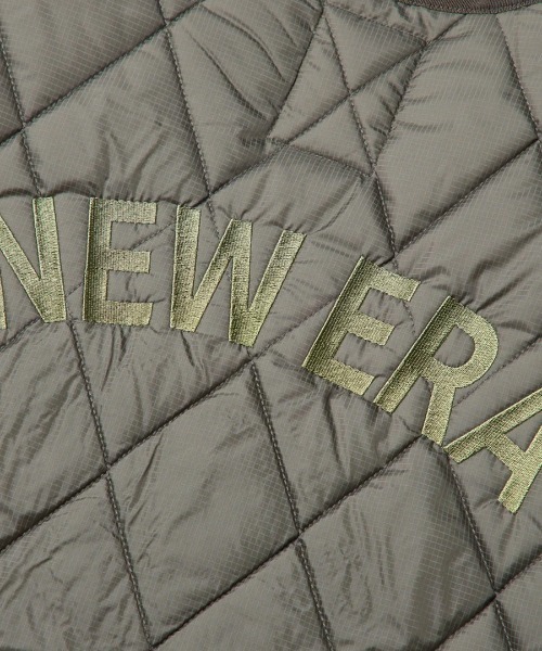 NEW ERA(ニューエラ)の「【NEW ERA】インサレーテッド キルティング ジャケット アーカイブロゴ / 2カラー(ミリタリージャケット・メンズ・ダークグレー/オリーブ・M/L)」の11枚目の写真