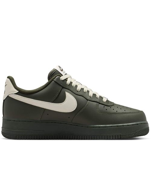 NIKE（ナイキ）の「ナイキ エア フォース 1 '07 メンズシューズ / Nike Air Force 1 '07 Men's Shoes FJ4146-304 Cargo Khaki（スニーカー・メンズ・カーキオリーブ・28/29.5/29/28.5/26.5/27/27.5/26/30/25.5/25/24.5/24）」の3枚目の写真